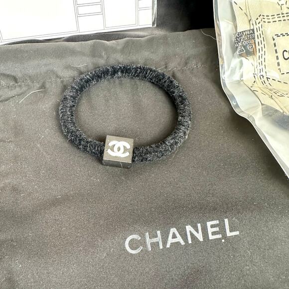 CHANEL Beauty Line mini gold metal paper clips gift set NEW GREAT GIFT - Picture 5 of 6